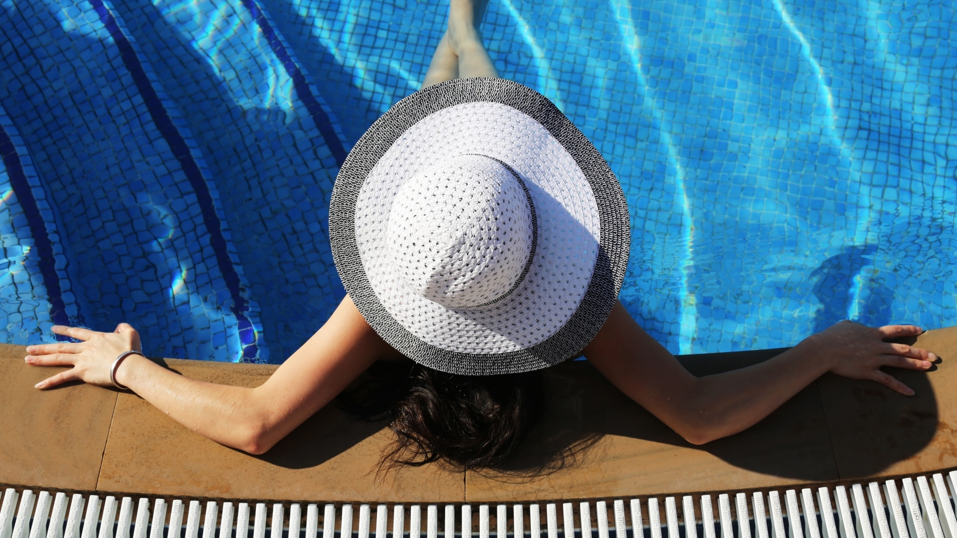Club Mina - Hotel Pool Access